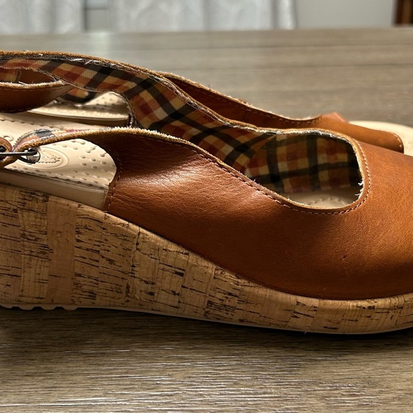 Crocs Women's A-Leigh Cork Heel Peep Toe Leather Slingback Tan Sandals Size‎ 10 - Picture 4 of 14